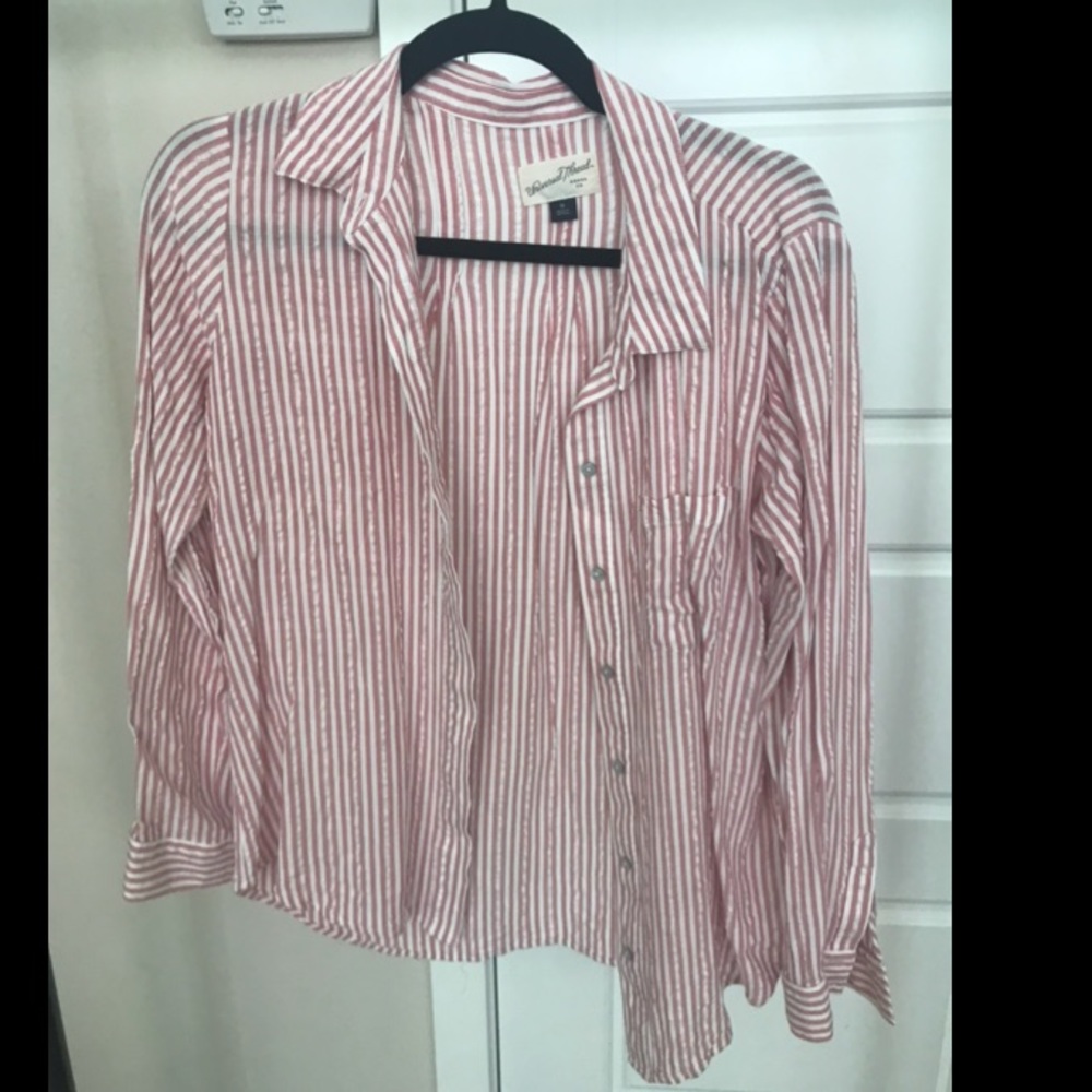 Universal Threads Button Down Shirt